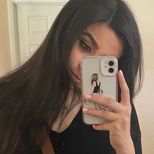 Meet your Posher, Yasmine